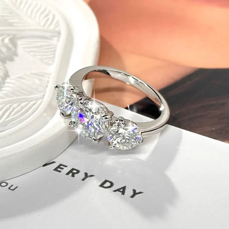 4CT Moissanite Ring - Maison Novaire #