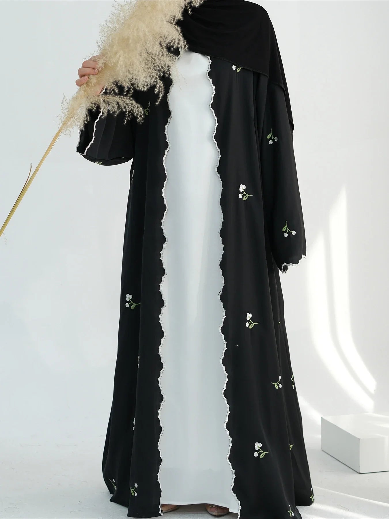 Abaya Embroidery Cardigan. - Maison Novaire #