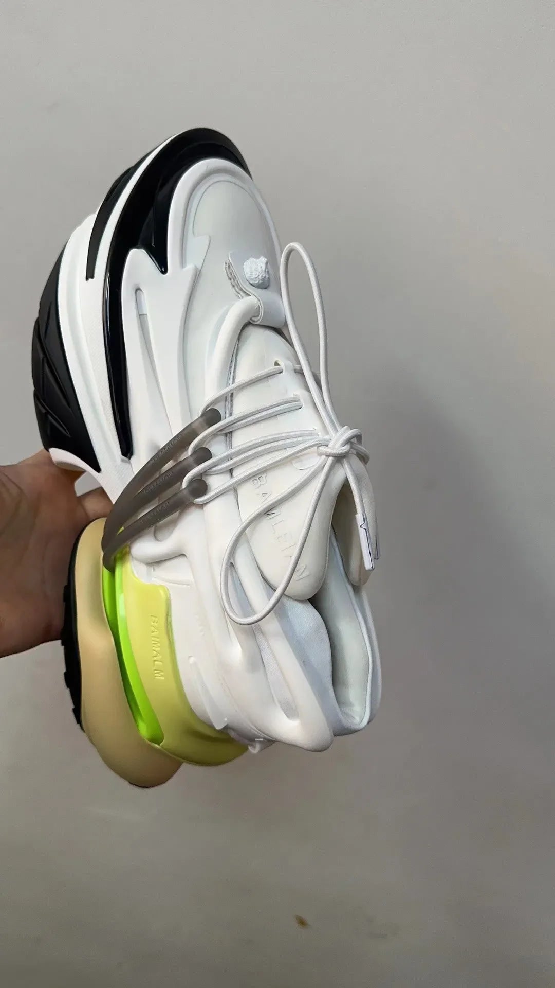 Breathable Mesh Sports Shoes - Maison Novaire #