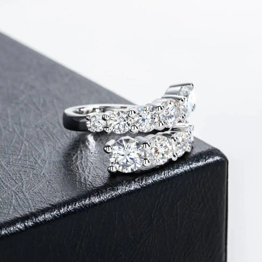 Maison Novaire Twist Moissanite Band - Maison Novaire