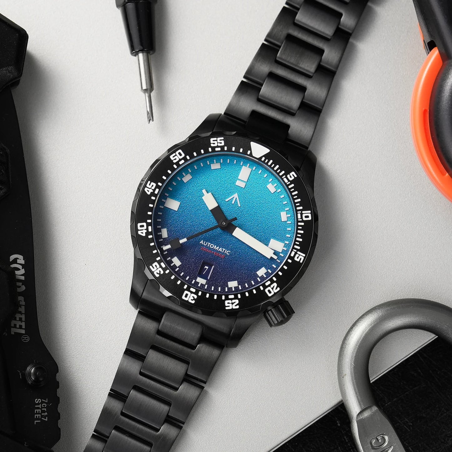 Militado ML20 Automatic Mechanical Watch | 39mm Luxury 200M Dive Watch - Maison Novaire