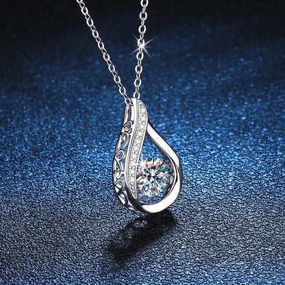 Moissanite Necklace - Maison Novaire
