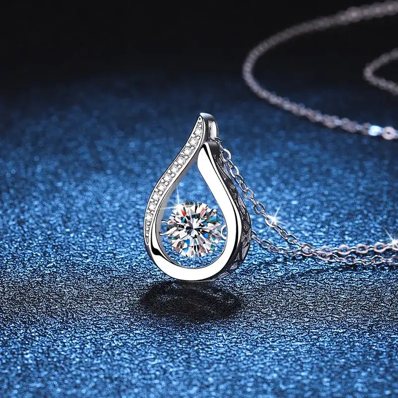 Moissanite Necklace - Maison Novaire