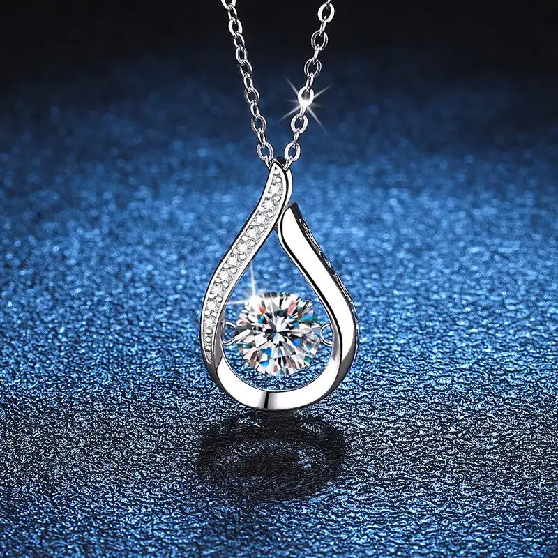 Moissanite Necklace - Maison Novaire