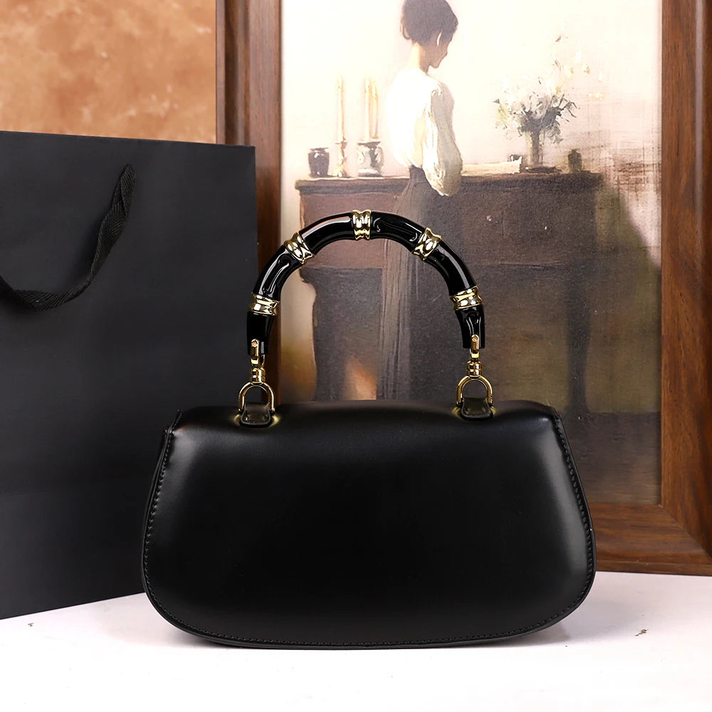 Die neue Bambusgelenk-Handtasche 2025 ist eine vielseitige und hochwertige kleine Umhängetasche für Damen
