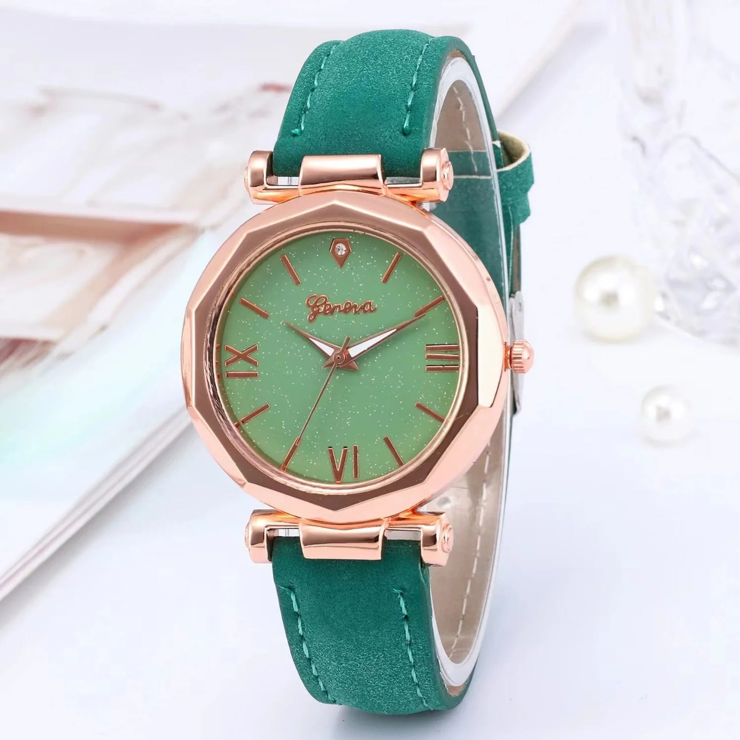 Luxury Women Quartz Watch with Silica Gel Strap.