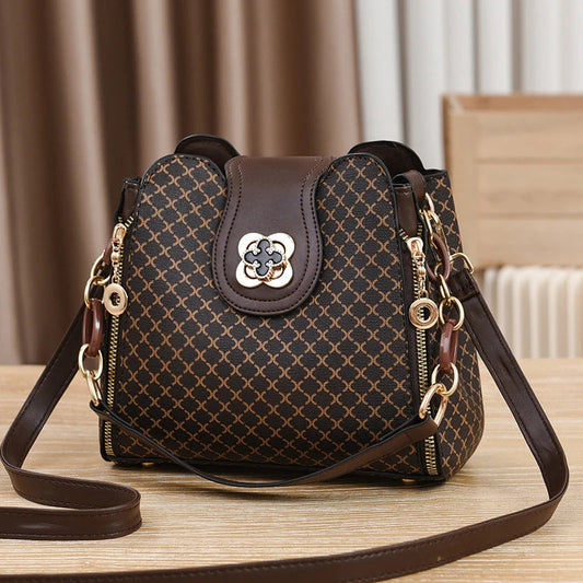Single Shoulder Straddle Purse. - Maison Novaire