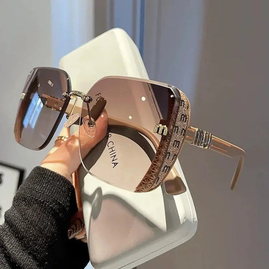Square Sunglasses for Women. - Maison Novaire