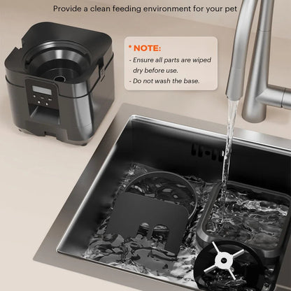 WiFi enabled Pet Feeder. - Maison Novaire #